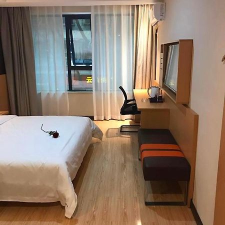7 Days Premium Chongqing Jiangbei International Airport Branch Hotel Exterior photo